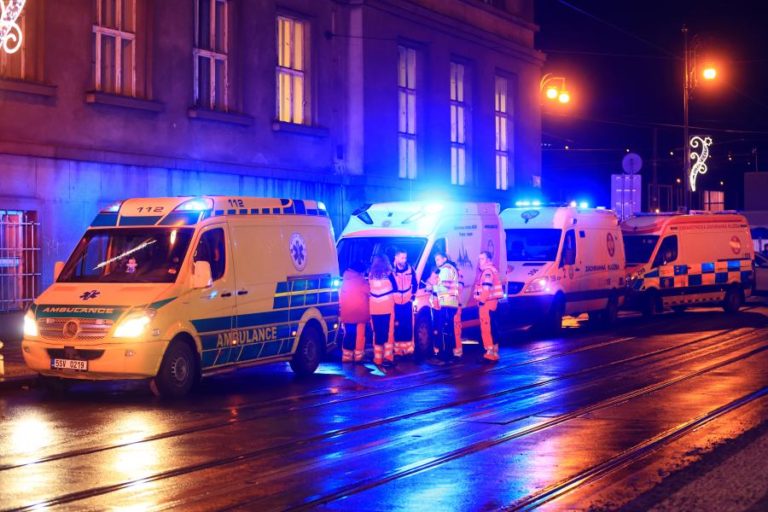 Tiroteio em Faculdade de Praga fez 11 mortos