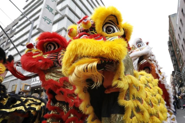 China prevê 9 mil milhões de viagens durante período de férias do Ano Novo Lunar