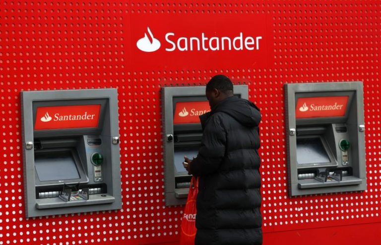 Grupo Santander com lucros recorde de 11.076 milhões de euros em 2023