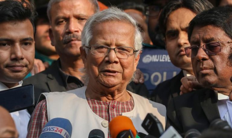 Nobel da Paz Muhammad Yunus promete continuar trabalho apesar das ações judiciais