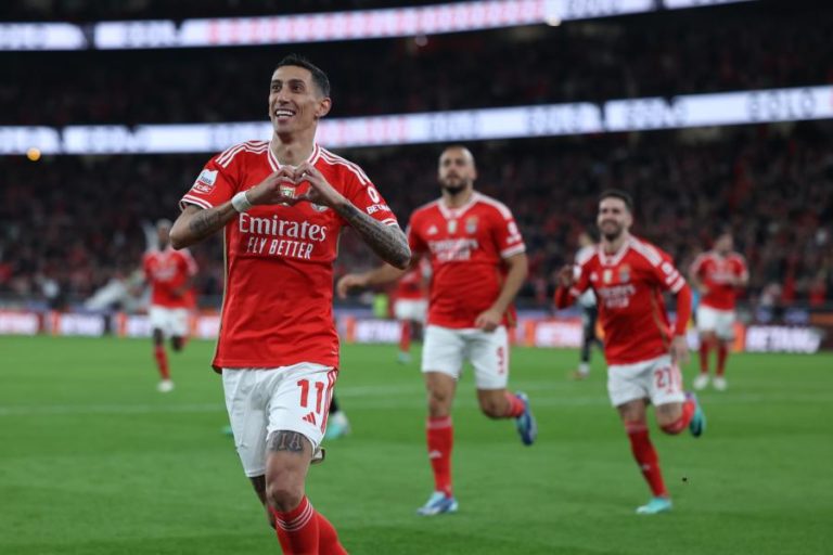 Recordista de títulos Benfica defronta estreante Estoril Praia nas ‘meias’ da Taça da Liga