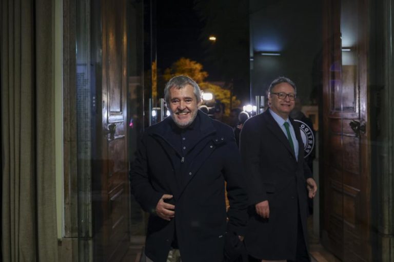 Álvaro Beleza suspende funções de presidente da SEDES por ser mandatário do PS