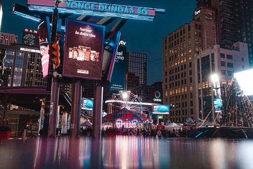 FOTO: DUNDAS STREET/X