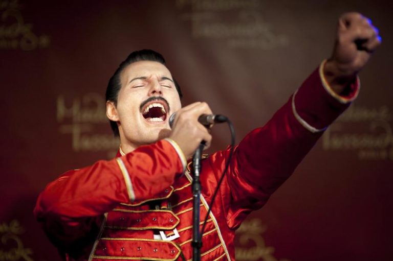 Casa de Freddie Mercury em Londres à venda com preço inicial de 34,8 ME