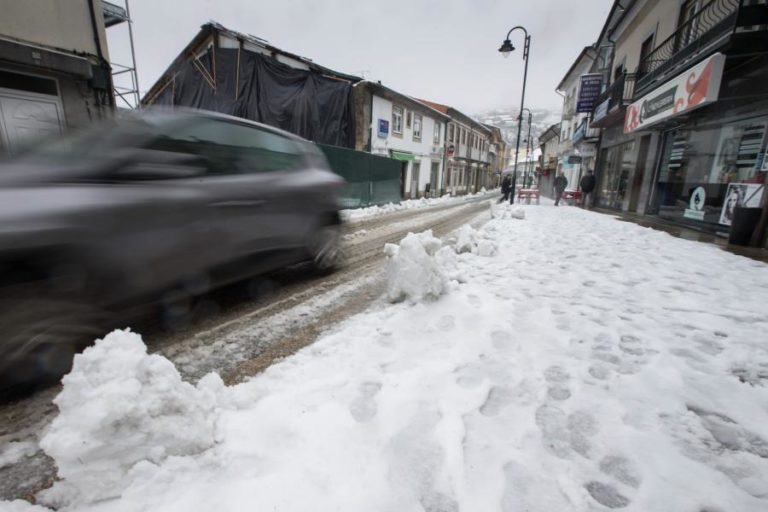 Aulas suspensas em Montalegre devido à neve