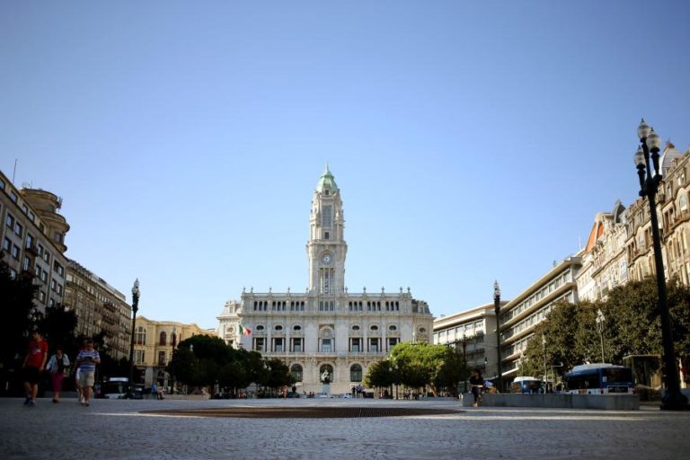 Porto celebra a “Revolução, já!” com poesia, imagem e pensamento