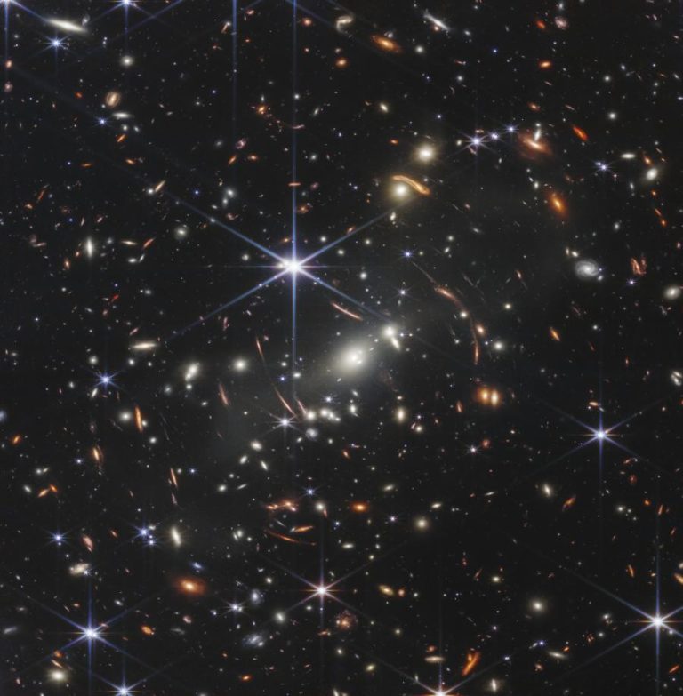 Telescópio James Webb confirma modelos e deteta traços de estrela de neutrões numa supernova