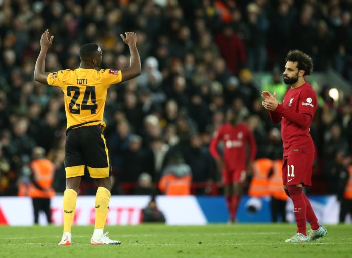 40098299.jpg
