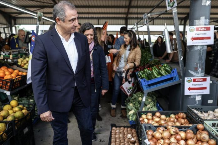 42254558.jpg