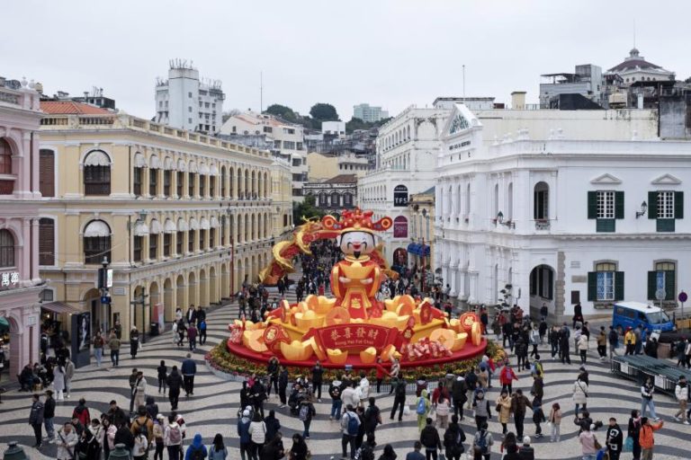 Governo de Macau quer consolidar recuperação económica no ano do dragão