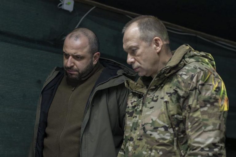 Exército retira-se de Adviika, no leste da Ucrânia – general ucraniano