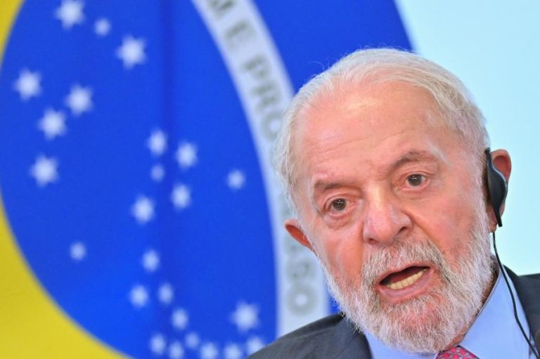 Lula aceita convite de Lavrov para comparecer na Cimeira dos BRICS na Rússia