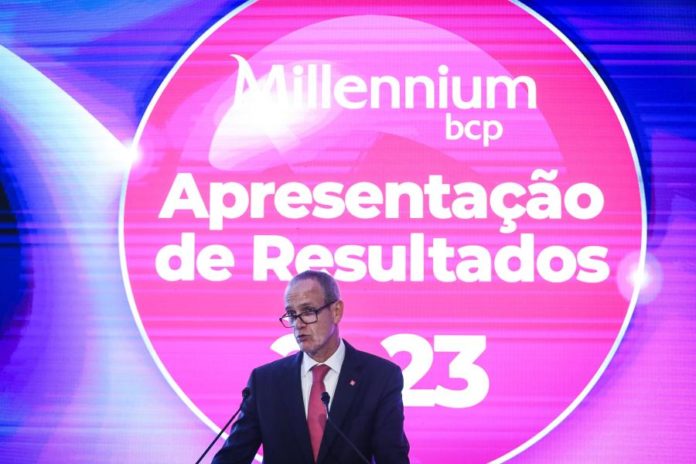 42411981.jpg