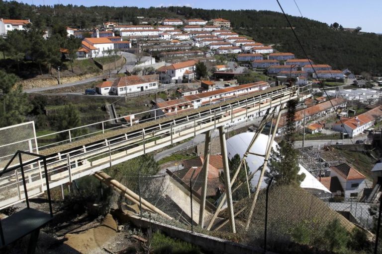 Mineiros da Panasqueira prolongam greve e empresa ameaça com ‘lay-off’
