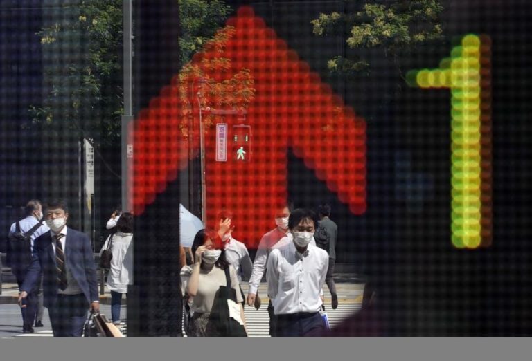 Bolsa de Tóquio abre a ganhar 0,44%