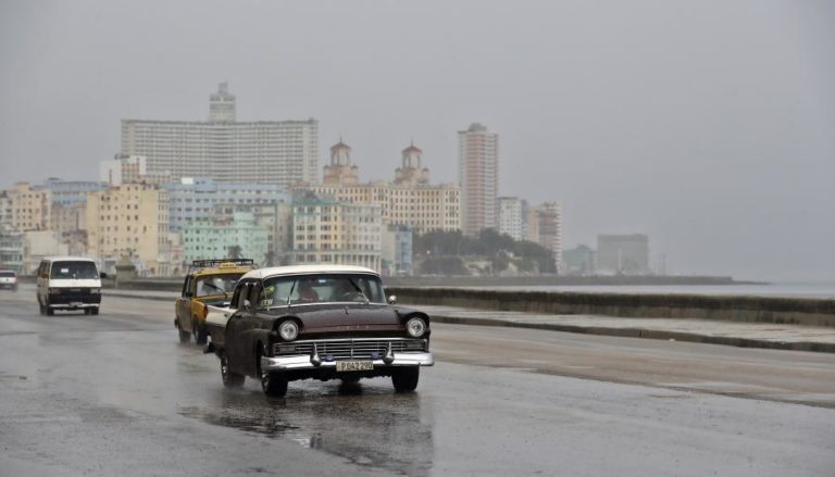 Chuvas intensas deixam 270 mil pessoas sem eletricidade em Cuba