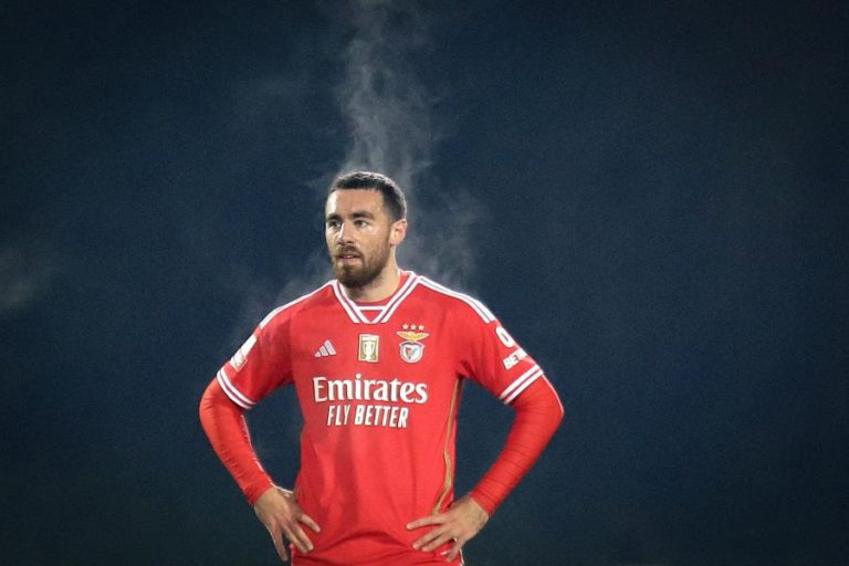 Kökçü defende liberdade para se ser crítico e aceita consequências do Benfica