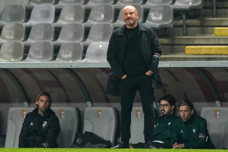 José Mota quer Farense preparado para jogo intenso e disputado em Arouca