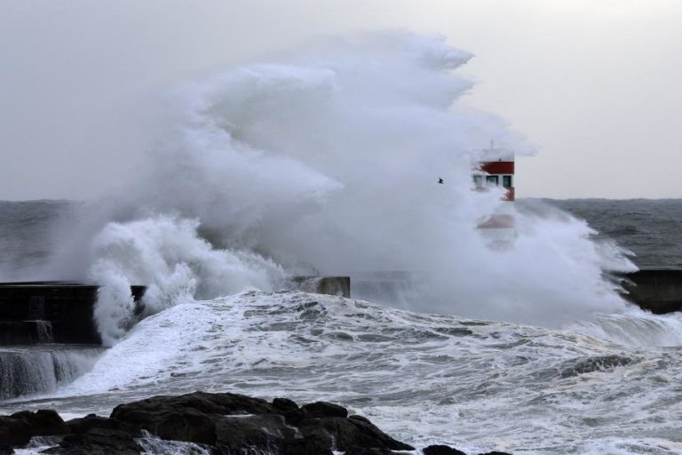 IPMA eleva para 10 os distritos sob aviso laranja devido à agitação marítima