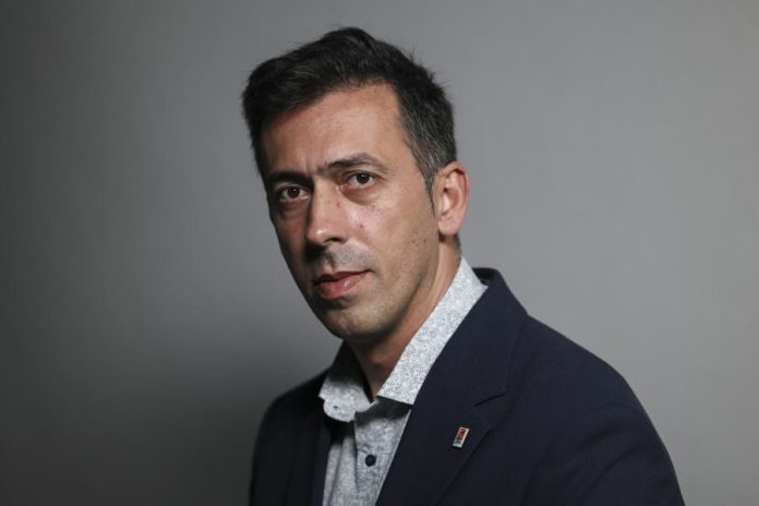 42429919.jpg