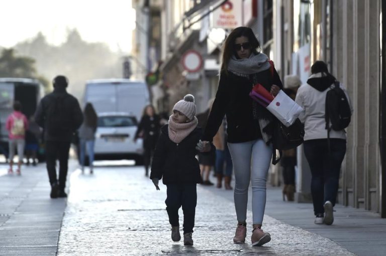 1.º de Maio: Um em cada seis trabalhadores em Portugal tem contrato a prazo – Pordata