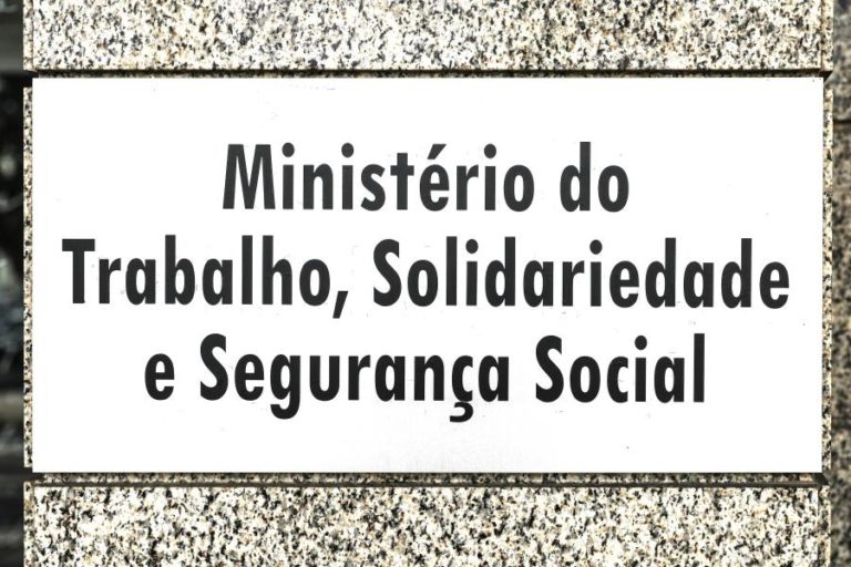 Pensões da CGA não vão ter acerto na retenção do IRS – ministério