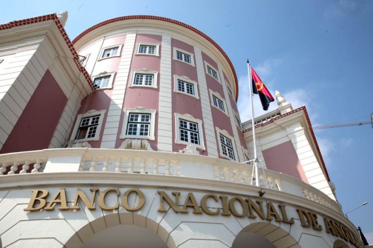 Banco central angolano regista menos 100 ciberataques por dia em 2024