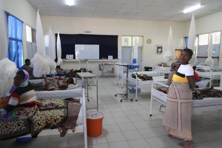 Cerca de 50 mil profissionais de saúde moçambicanos aderiram à greve iniciada hoje