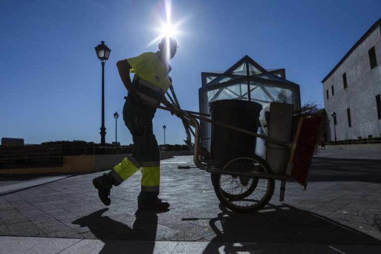 Taxa de desemprego em Espanha sobe para 12,9% no 1.º trimestre face ao anterior