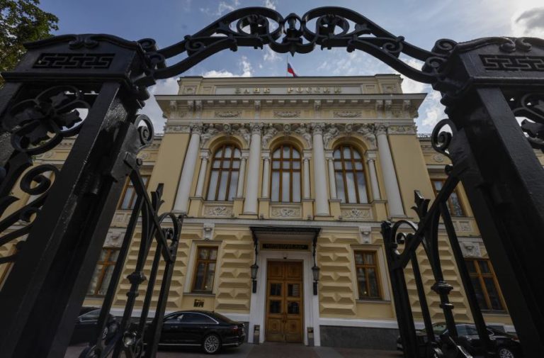 Banco Central da Rússia mantém taxa de juro em 16% pela terceira vez consecutiva