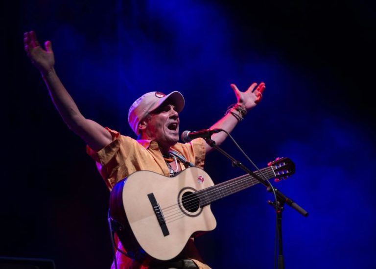 Manu Chao e Miguel Araújo & Os Quatro e Meia no AgitÁgueda