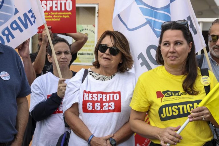 Professores admitem negociar novas fórmulas de recuperação do tempo de serviço