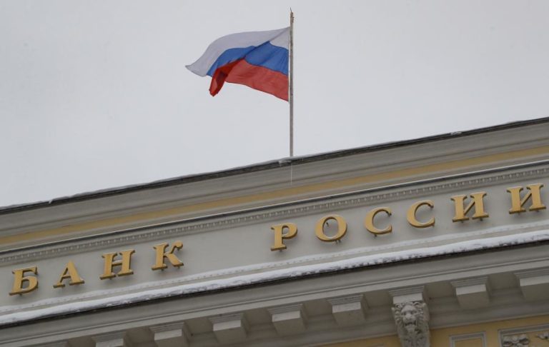 Economia russa cresce mais que previsto apesar da guerra sustentada pelo petróleo