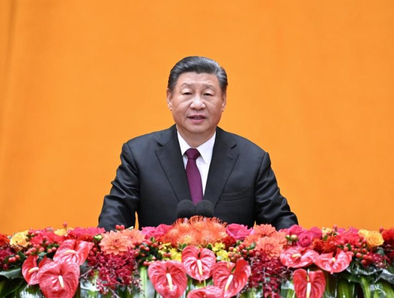 Presidente chinês Xi Jinping prevê visita oficial a França a 06 e 07 de maio