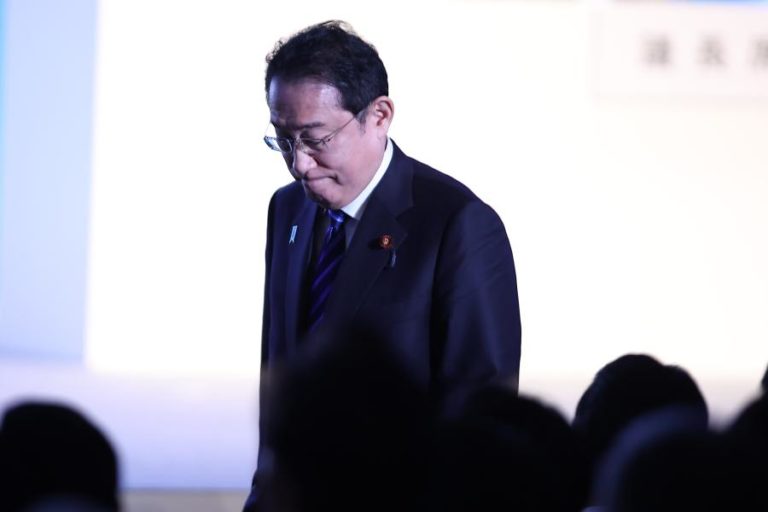 Partido no poder no Japão perde três lugares na câmara baixa para oposição