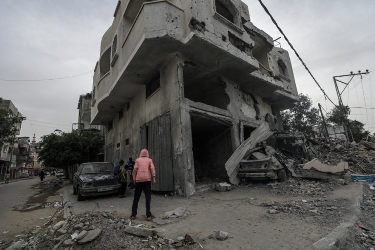 ONU estima em Gaza 37 milhões de toneladas e detritos com munições