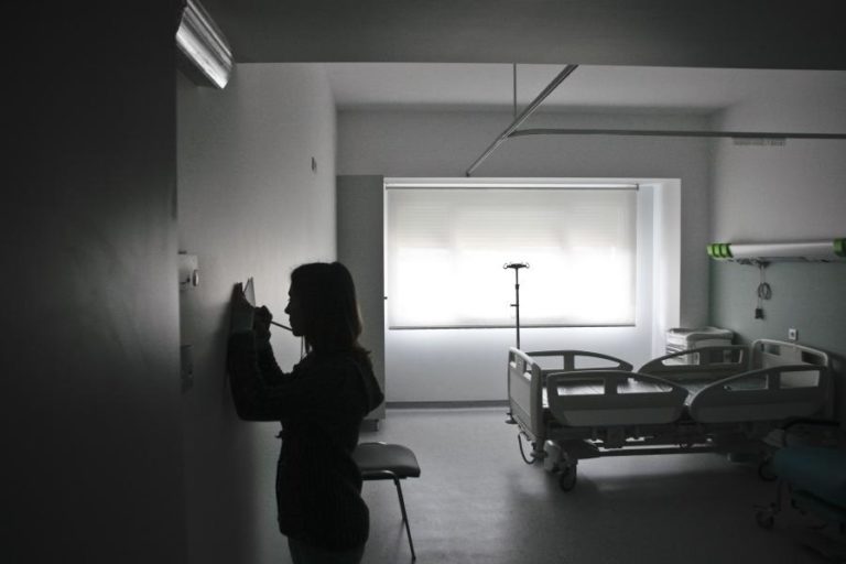 Pessoal auxiliar da “maioria dos hospitais” apenas em serviços mínimos devido à greve