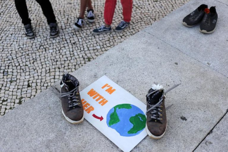 Jovens ativistas climáticos ocupam duas faculdades em Lisboa