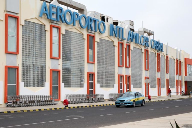 Intervenção nos aeroportos de Cabo Verde deve prevenir pressão turística