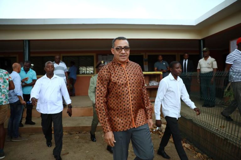 Presidente são-tomense quer educação transformadora sem crianças fora das escolas