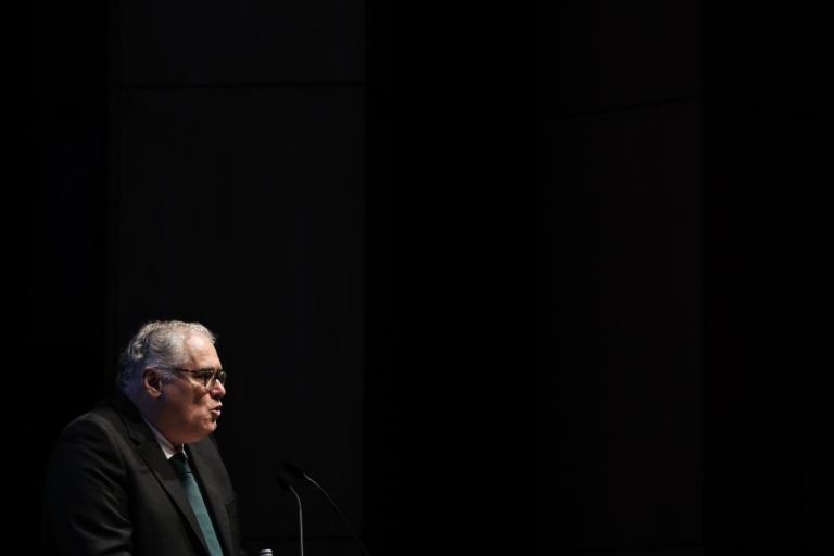 João Luís Barreto Guimarães vence Prémio Glória de Sant’Anna com poemas sobre ansiedade