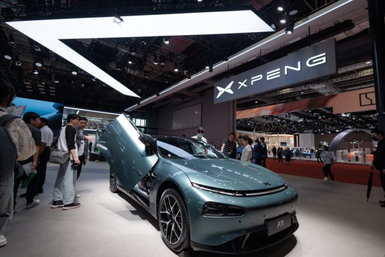 Tecnológicas chinesas prometem abalar setor automóvel com elétricos inteligentes