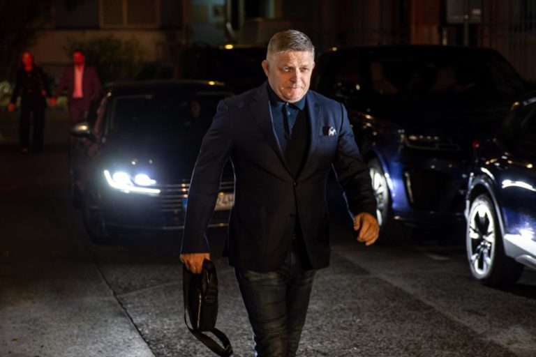 PM eslovaco Robert Fico foi operado de novo e continua em estado grave