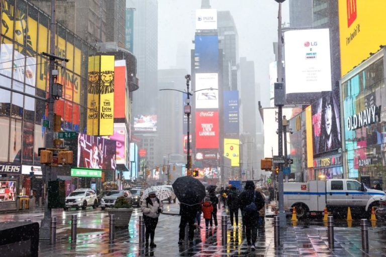 Dia de Portugal celebrado na Times Square com apresentação de tapeçaria