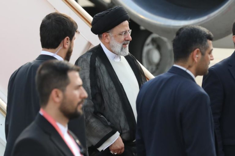 Helicóptero com Presidente iraniano despenha-se no norte do país