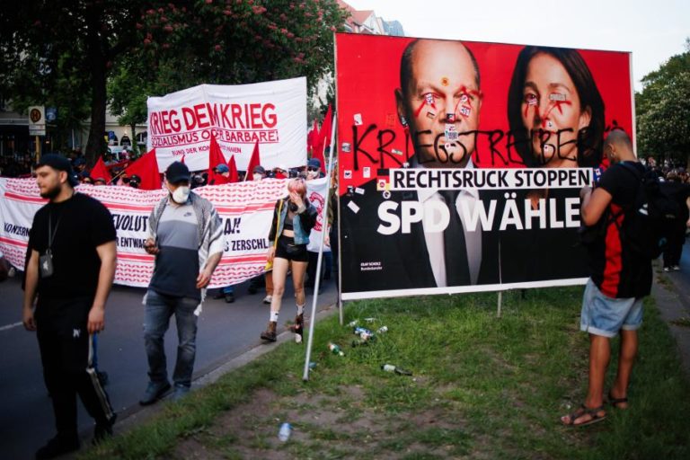 Adolescente entrega-se às autoridades alemãs por ataque a eurodeputado do SPD