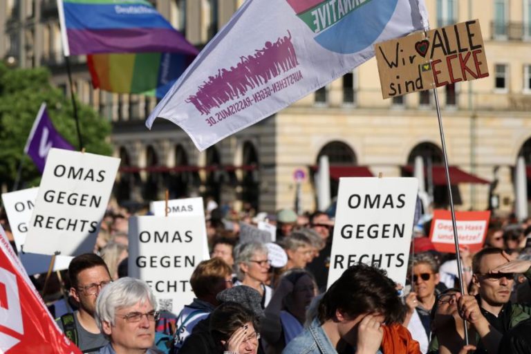 Mais de 2.000 pessoas protestam em Dresden contra a violência na campanha eleitoral