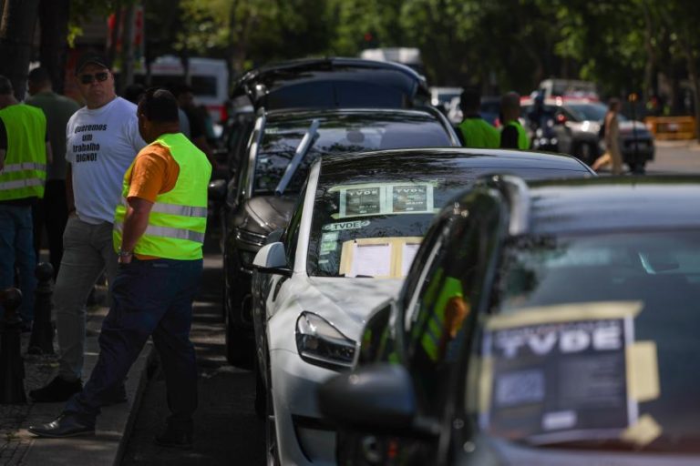 Motoristas da TVDE protestam em Lisboa por melhores condições e por regulação “mais justa”