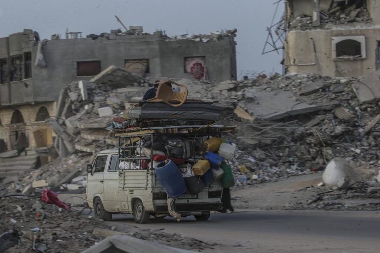 Mais de 600 mil palestinianos abandonaram Rafah desde início da ofensiva israelita