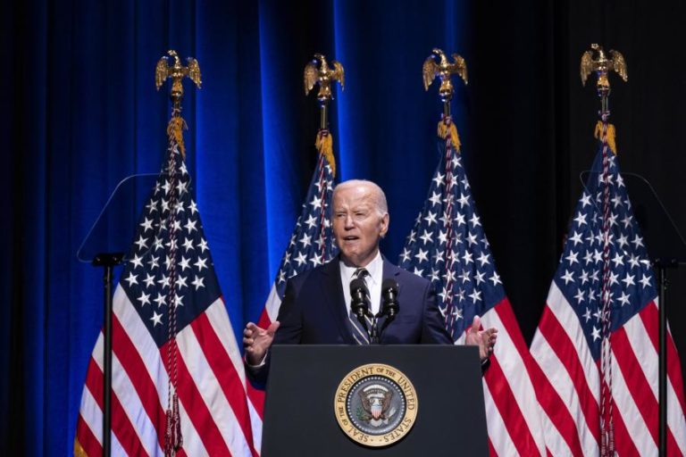 Biden diz apoiar “manifestações pacíficas” e insiste em dois Estados
